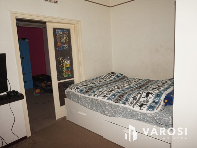 Modernizált tanya akár több generáció részére is eladó!