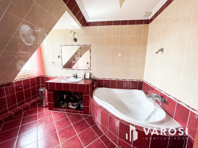 Eladó Kastély Siófokon!