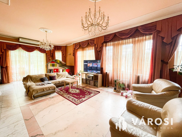 Eladó Kastély Siófokon!