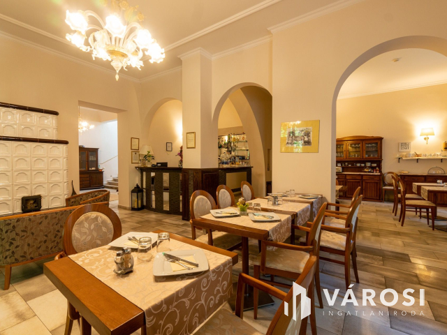Jókai Villa Hotel eladó