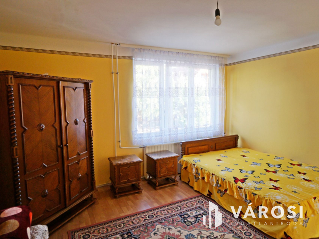 Központi több generációs családi ház a piac térnél