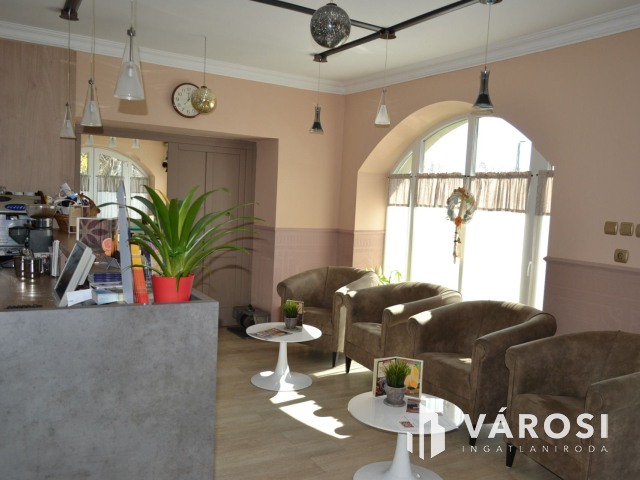 Balatonnál, étterem, hotel, wellness és rendezvényközpont !