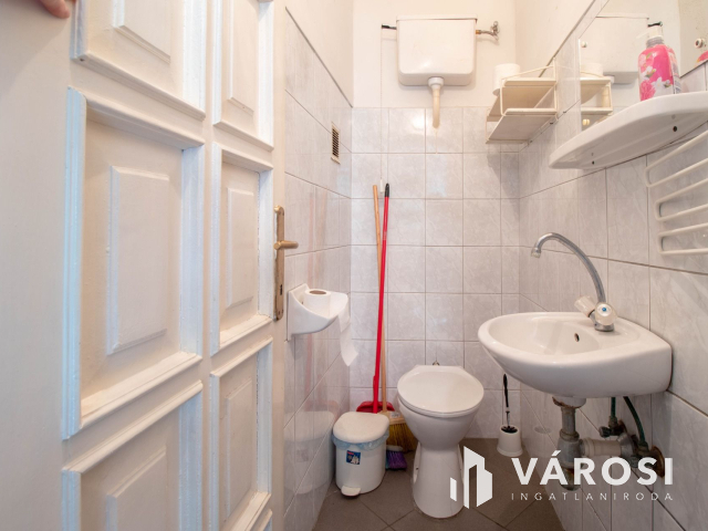 Orczy úton 44 m2-es, utcai bejáratú üzlethelyiség eladó