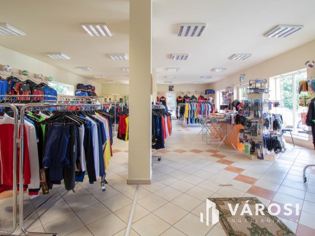 3 szintes, szintenként 512 m2-es irodaház 180 m2es raktárral