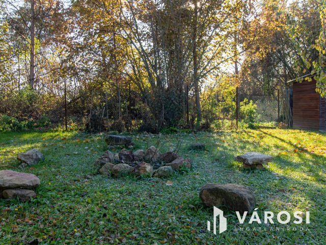 Jelenleg még zártkerti besorolású telek Pilisborosjenőn