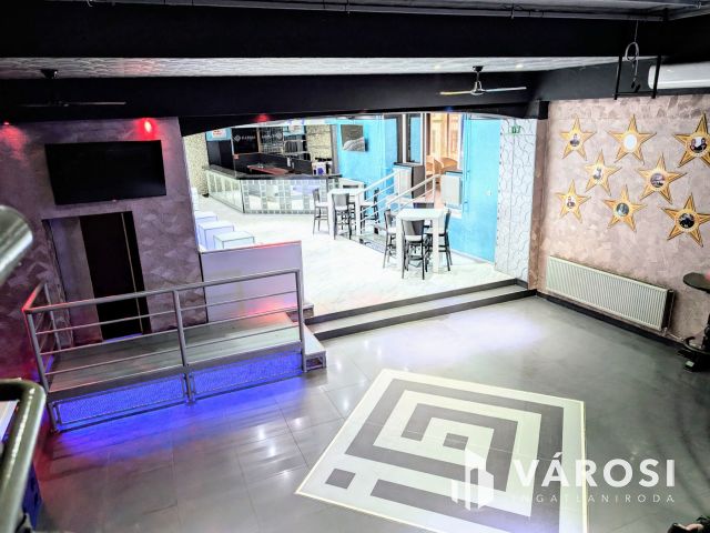 Szórakozóhely Gyula belvárosának legszebb részén kiadó!