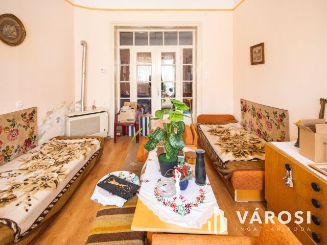 Eladó üzlethelyiség Gyulán a posta mellett