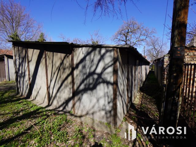 Eladó garázs Zuglóban!