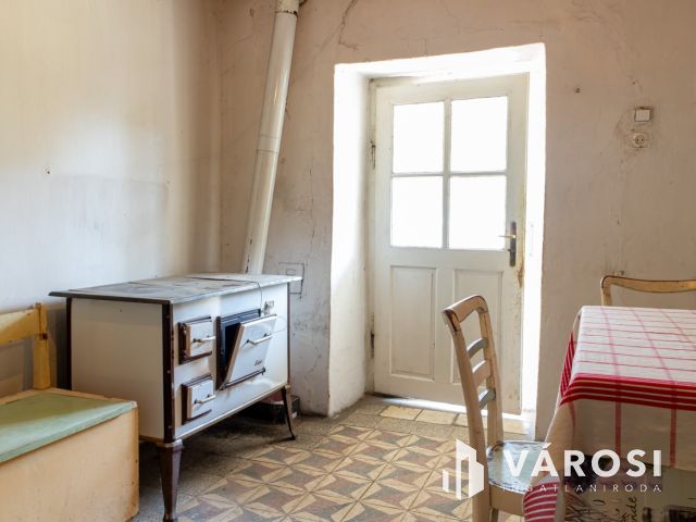 Dávodon tornácos sváb ház eladó