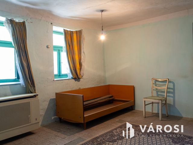 Dávodon tornácos sváb ház eladó