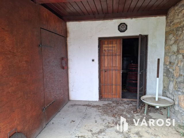 Saját rezsiköltségét megtermelő Balatoni panorámás nyaraló