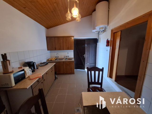 Saját rezsiköltségét megtermelő Balatoni panorámás nyaraló