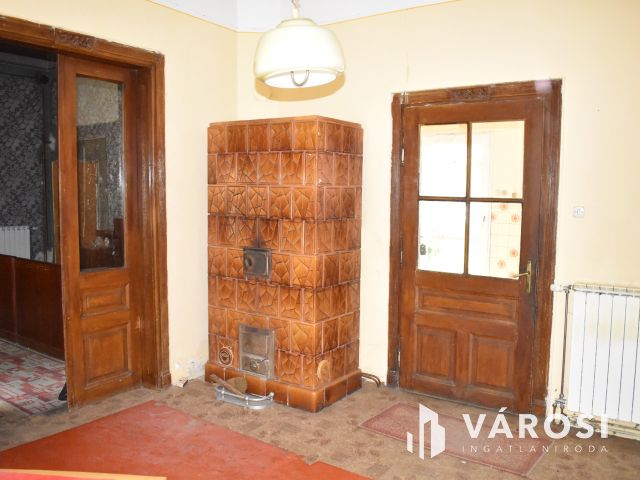 Egyedi stílus, tégla falazat, tágas terek Eleken!