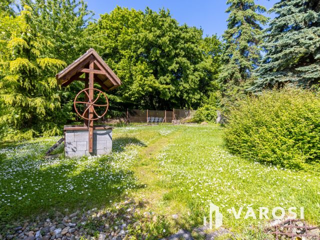 Pilisszentkereszten, három lakásos, családi ház eladó