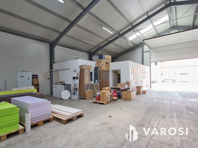 1000 m2-es csarnok műhelynek, raktárnak kiadó