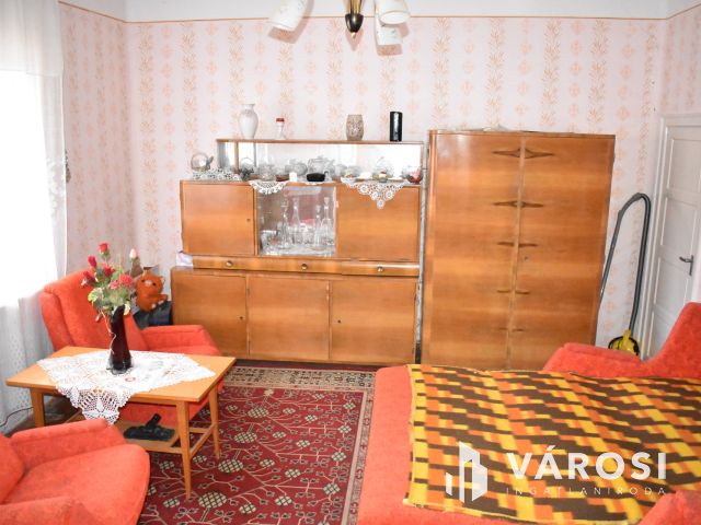 3 szobás családi ház a fürdő mellett!