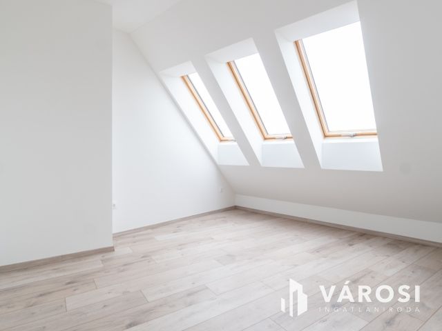 Új építésű penthouse a belváros szívében