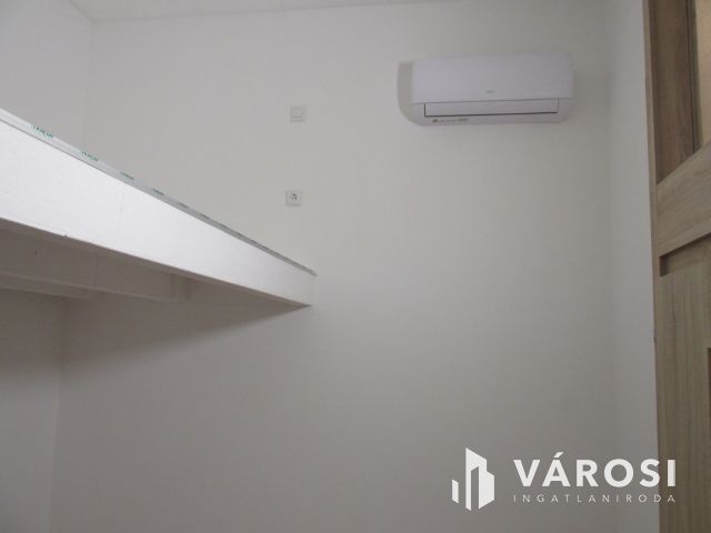 Nagypolgári ház társasházi lakásokká alakítva