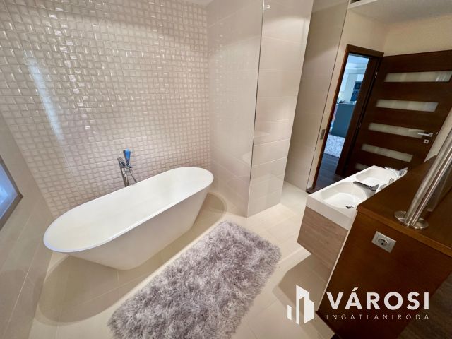 Kálvária társasházban luxuslakás eladó!