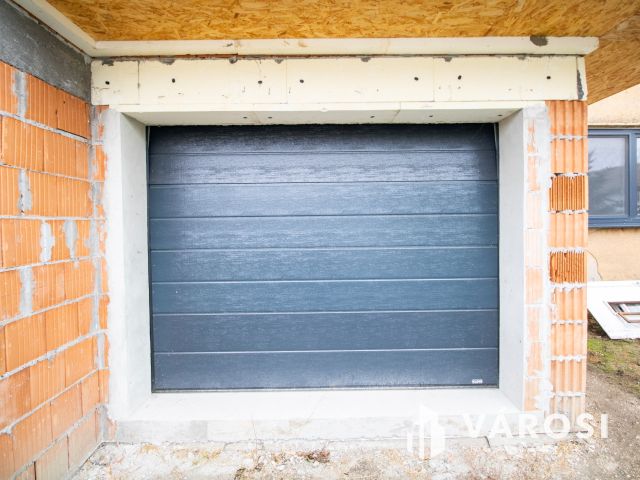 Új építésű, modern, kétszintes családi ház Orosházán