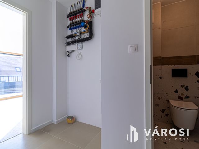 Modern 4 szobás, nagy erkélyes lakás Badacsonytomajon eladó