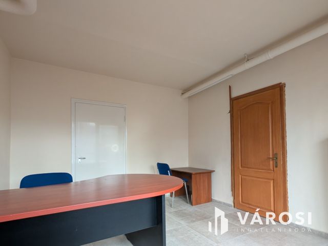 Belvárosi üzlethelyiség/iroda eladó!