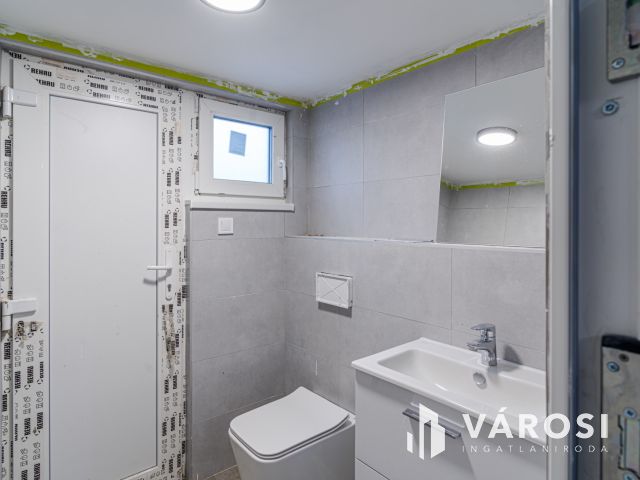 Patent nyaraló a Sárgán