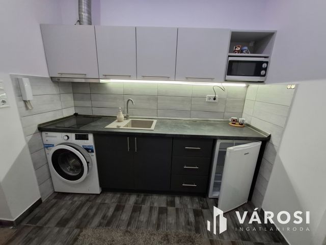 Modern Mini belvárosi lakás a Gutenberg utcában
