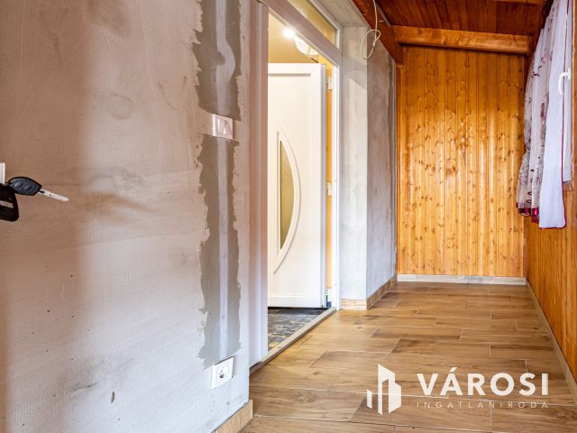 Teljesen újjáépített családi ház Zsámbokon eladó