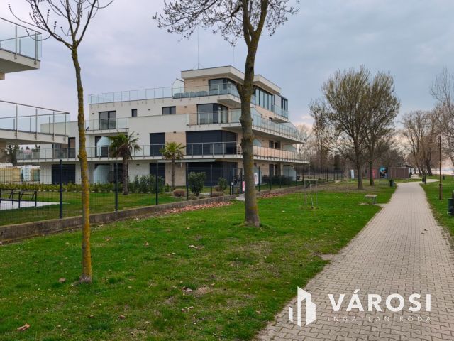 Örökpanorámás penthouse az Ezüstparton
