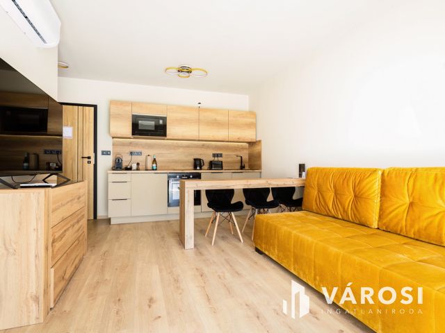 Balatonföldváron erkélyes lakás 100 méterre a Balatontól