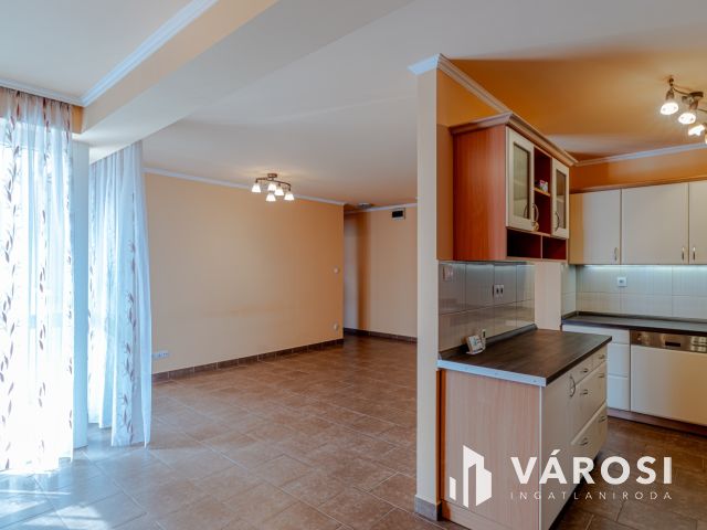 Nagyon kultúrált 3 szobás lakás az Ősz utcában Kiadó