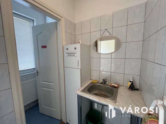 Debreceni szuper Jó Kis Telephely Eladó!