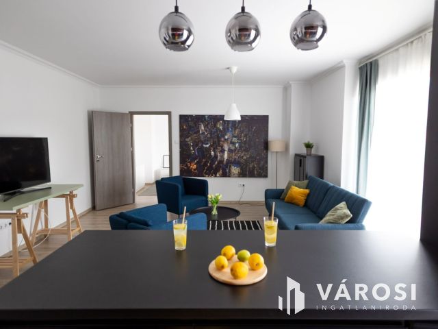 Nagy fedett teraszos lakás a Sestakertben eladó