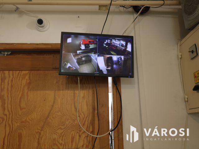 Szilléri sugárúton üzlethelyiség kiadó.