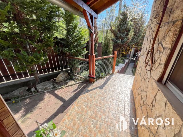 Panorámás kilátás bővítési lehetőséggel Ürömön!